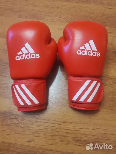 Боксерские перчатки 10 oz adidas