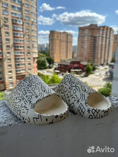 Тапочки adidas yeezy slide