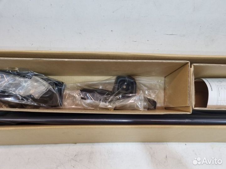 Шторка багажника задняя Toyota Land Cruiser 200