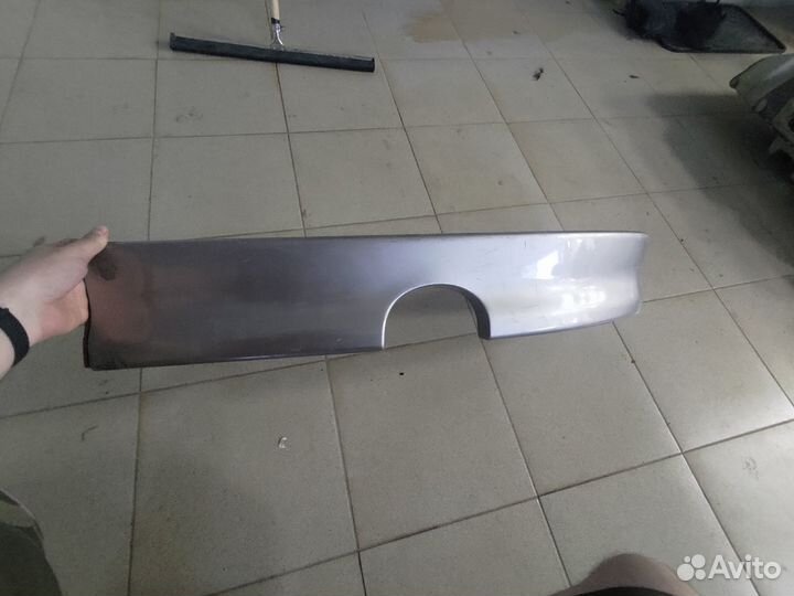 Губа на бампер