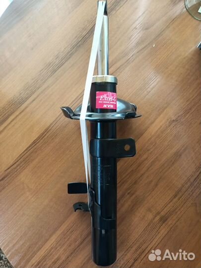 Стойка передняя правая Ford kuga