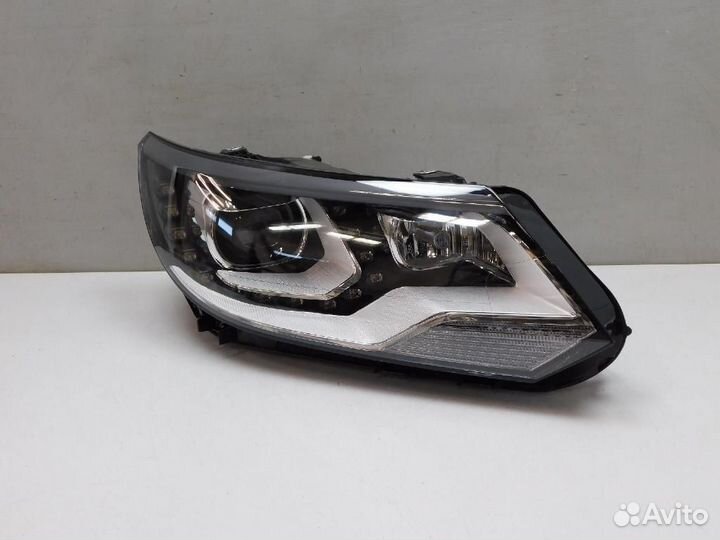 Фара правая Volkswagen Tiguan