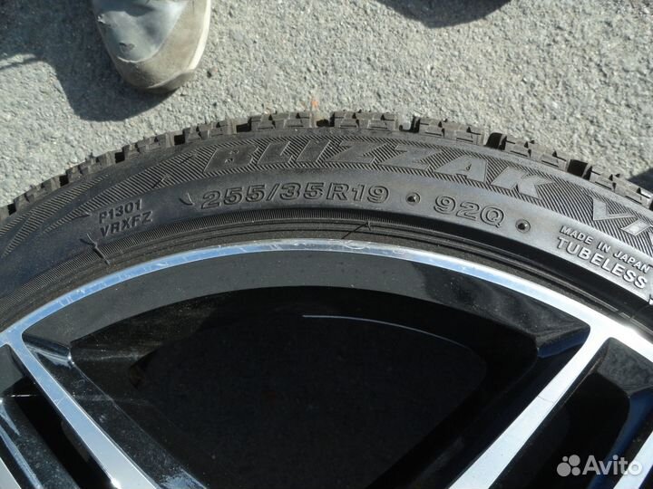 Bridgestone Blizzak VRX 255/35 R19