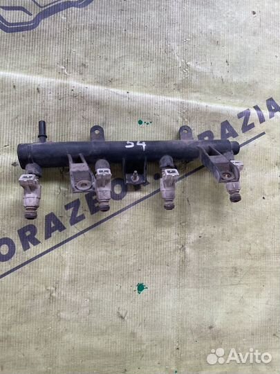 Топливная рампа, форсунки Peugeot 206