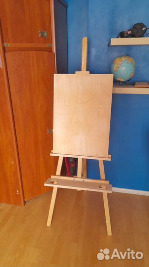 Мольберт Лира (+ планшет и полка под стаканчики)