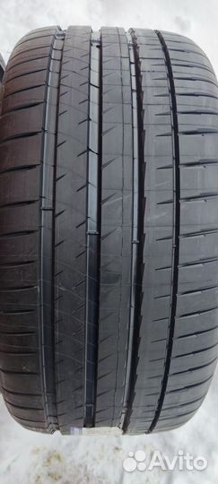 Michelin Pilot Sport 4 S 275/35 R20 и 285/35 R20 104Y