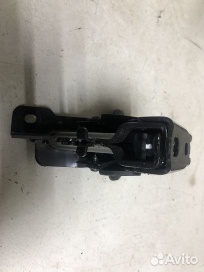 Крепление заднего сидения Hyundai Solaris 2