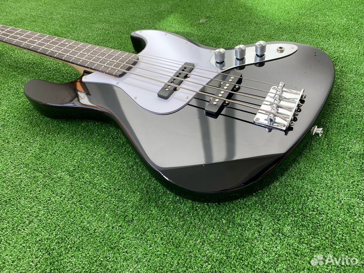 Бас гитара Jazz Bass