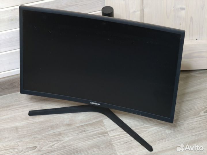 Игровой монитор Samsung 24 FHD Curved 144Hz qled