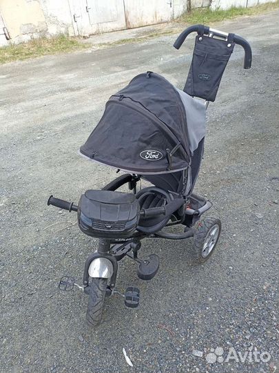 Трехколесный велосипед с родительской ручкой