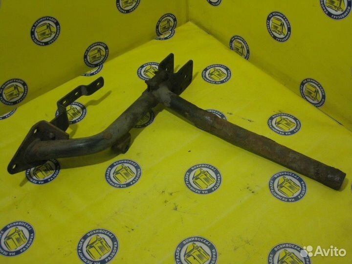 Кронштейн замка кабины левый 81417015345