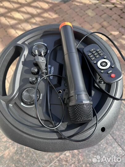 Блютуз колонка