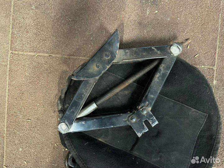 Домкрат для шиномонтажа