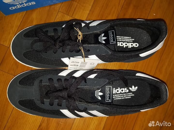 Кроссовки Adidas новые