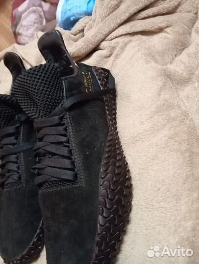Кроссовки adidas Kamanda