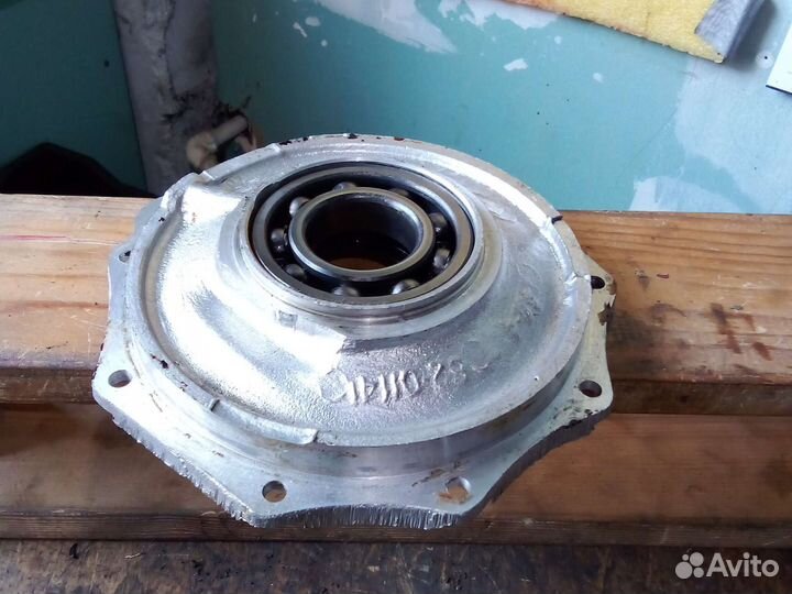 Задняя крышка коленвала мотоцикла Урал