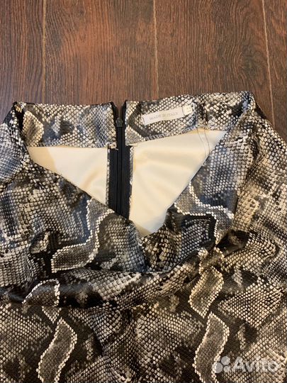 Юбка дерматин 46-48 удав, питон Италия