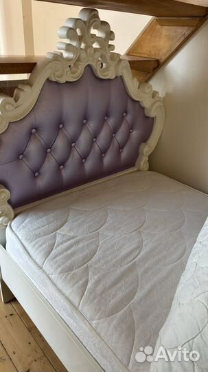 Кровать односпальная с матрасом