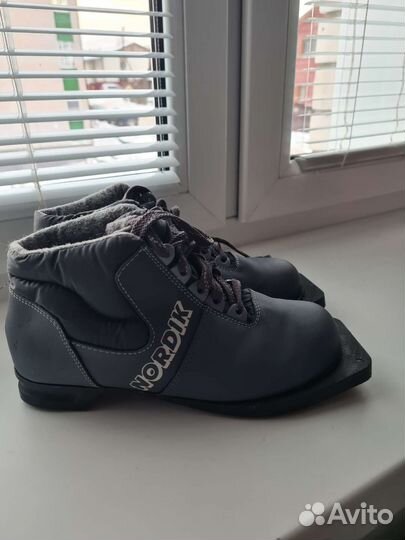 Лыжные ботинки