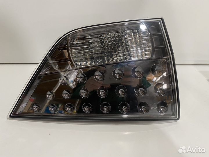 Фонарь в крышку багажника Mitsubishi Outlander XL