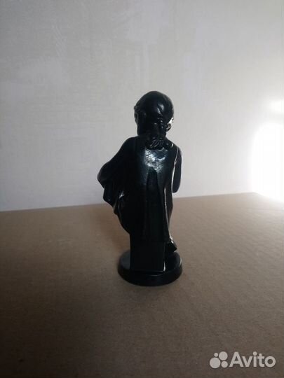 Статуэтка чугунная 