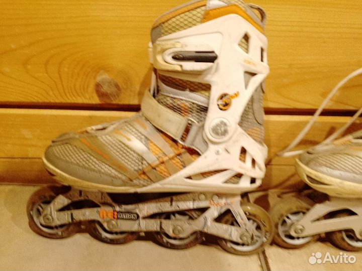 Роликовые коньки