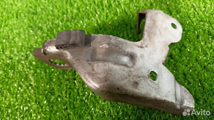 Кронштейн тормозного шланга передний левый Bmw