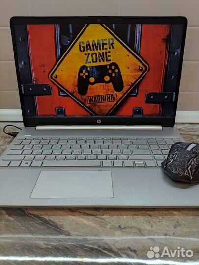 Игровой Новый HP AMD Atlon 3150u-4 ядра/SSD/озу8