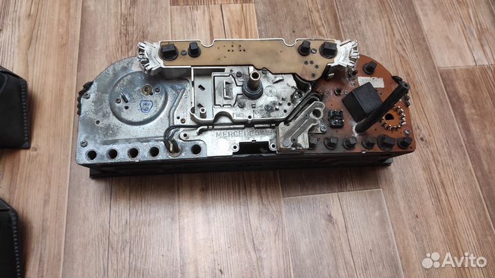 Приборная панель Mercedes w201 E190 w124