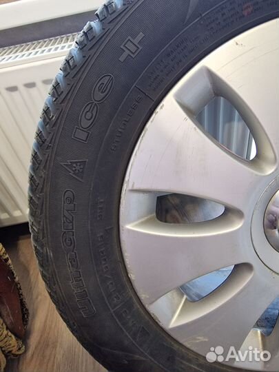 Goodyear UltraGrip Ice+ 215/60 R16 99T