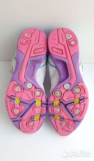 Фирменные кроссовки