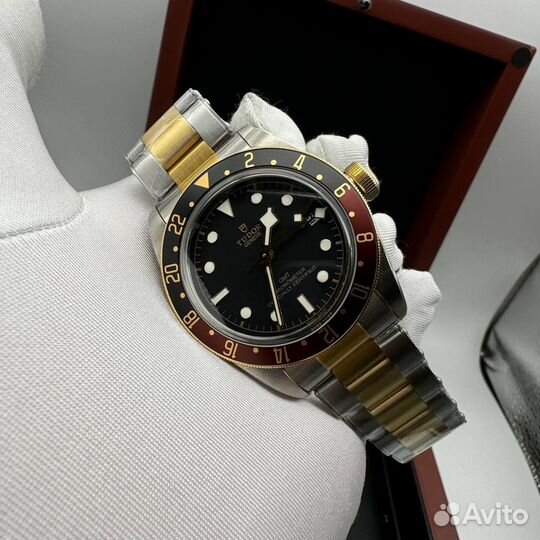 Часы Tudor Black Bay