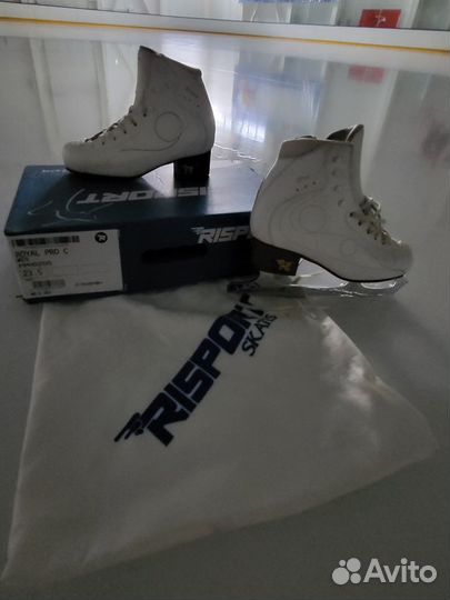 Продам профессиональные коньки