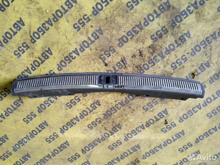 Audi A4 Обшивка багажника на заднюю панель