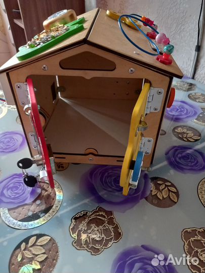 Бизиборд домик