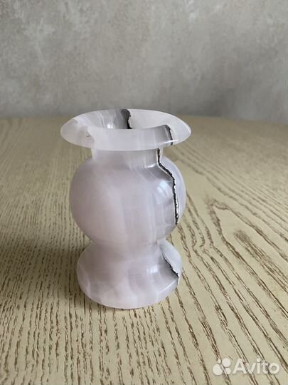 Ваза из розового оникса Высота: 10 см