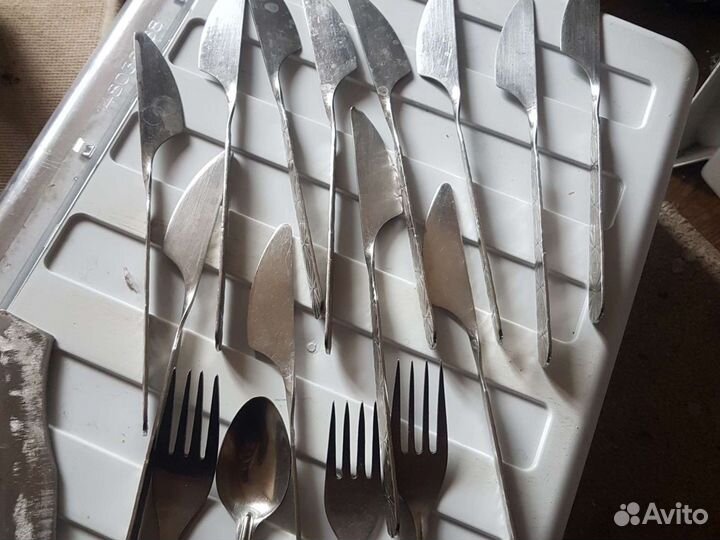 Тарелки,бокалы. за 300, ножи.1000