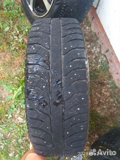 Комплект колес на 15 литых дисках