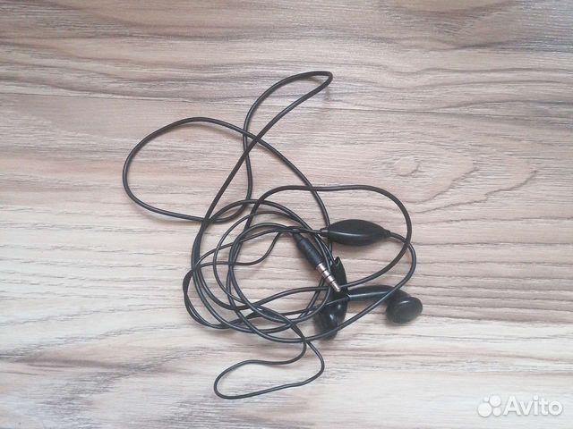 Наушники с микрофоном