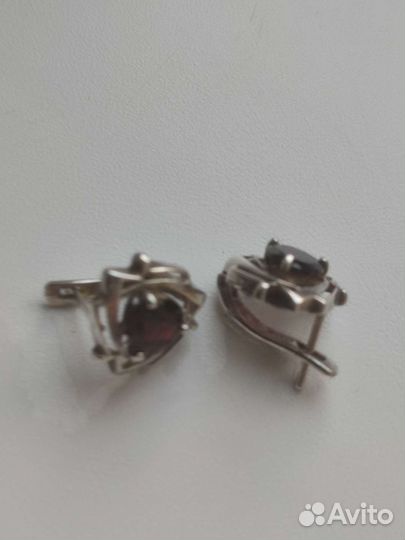Серебряные серьги с гранатом