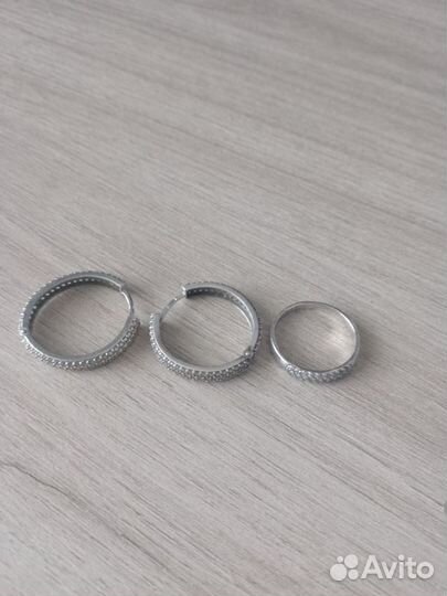 Серебряные серьги и кольцо (размер17) 925 пробы