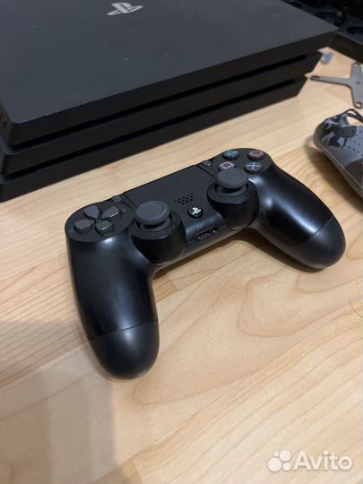 Sony PlayStation 4 Pro 1 tb + геймпад и охлаждение