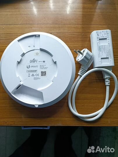 Точка доступа Ubiquiti UniFi AP-AC-LR