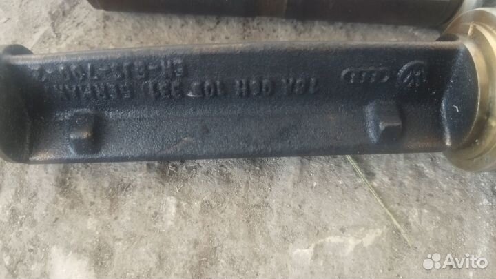 Вал балансирный Volkswagen Passat B6