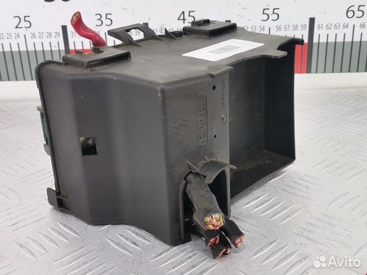 Блок предохранителей Renault Laguna рест. 2001