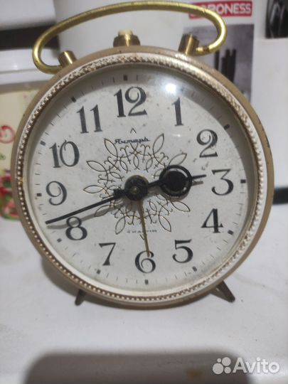 Старинные часы механическае