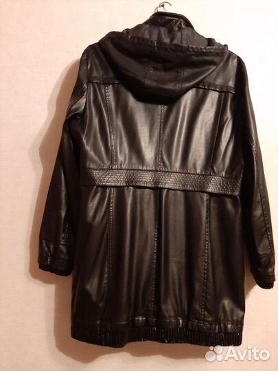 Куртка демисезонная женская,искуст.кожа,р52