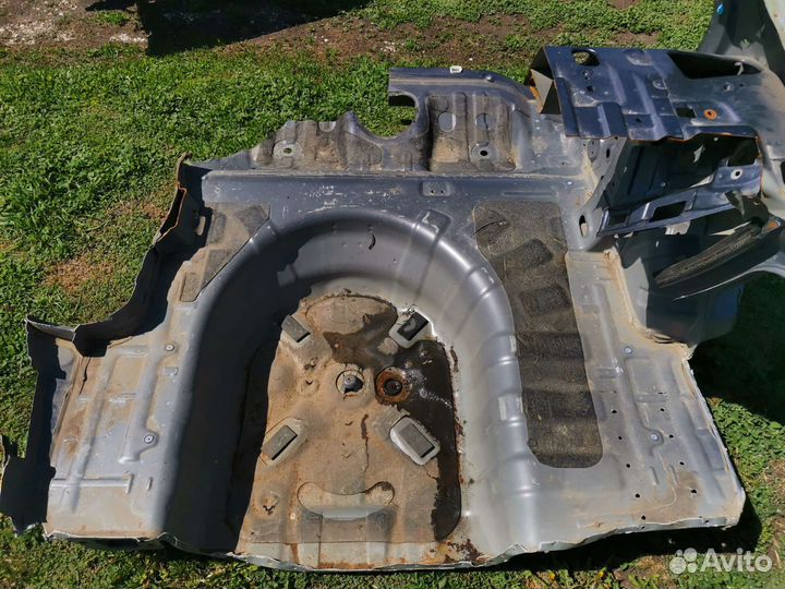 Ниша запасного колеса, ванна, корыто- Киа Рио 3