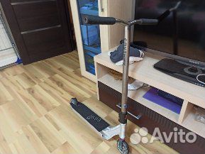 Трюковой самокат кастом в парк