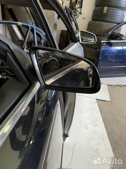 Зеркало правое Audi A4 B7 2.0 ALT 2004—2009